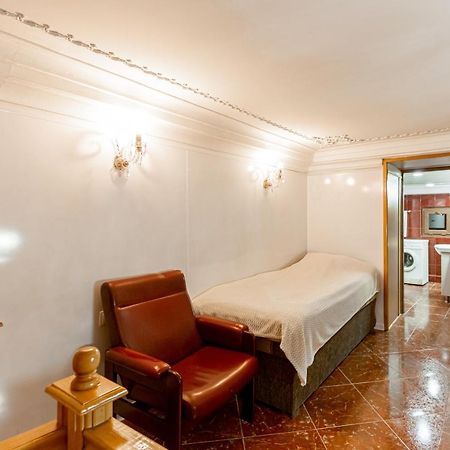 Rustaveli Downtown Aparthotel ティビリシ エクステリア 写真