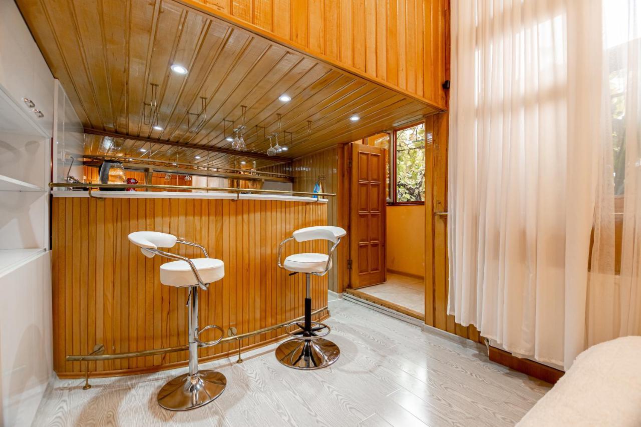 Rustaveli Downtown Aparthotel ティビリシ エクステリア 写真