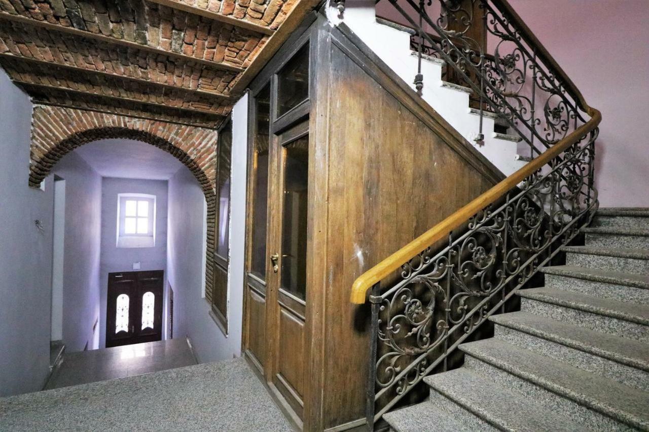 Rustaveli Downtown Aparthotel ティビリシ エクステリア 写真